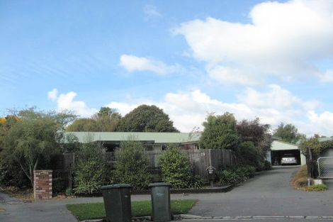 Photo of property in 19 Seagrave Place, Ilam, Christchurch, 8041