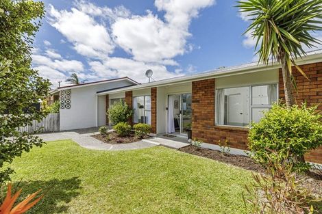 Photo of property in 3/34 Walton Street, Red Beach, 0932