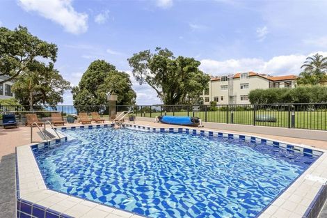 Photo of property in 2h/175 Hurstmere Road, Takapuna, Auckland, 0622