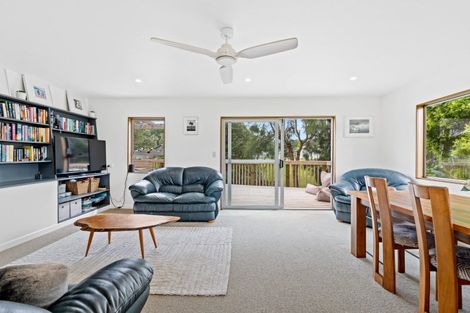 Photo of property in 12 Omutu Street, Oakura, Hikurangi, 0184