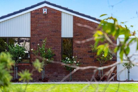 Photo of property in 24 Majesty Place, Half Moon Bay, Auckland, 2012