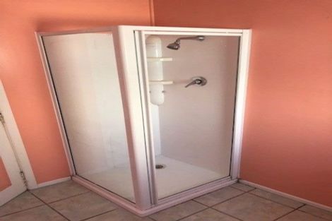 Photo of property in 68a Flanshaw Road, Te Atatu South, Auckland, 0610