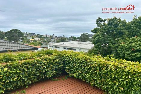 Photo of property in 1/12 Holiday Road, Stanmore Bay, Whangaparaoa, 0932