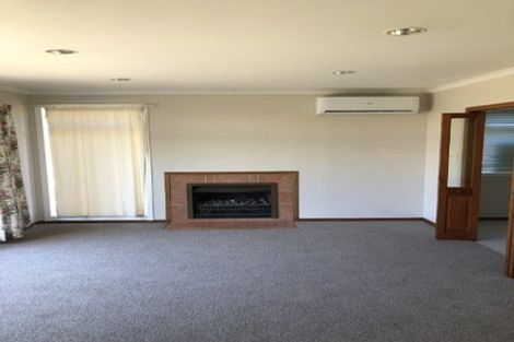 Photo of property in 33 Pulham Crescent, Queenwood, Hamilton, 3210