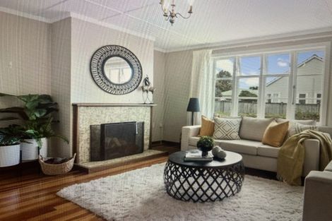 Photo of property in 21 Fairfax Avenue, Northcote, Auckland, 0627