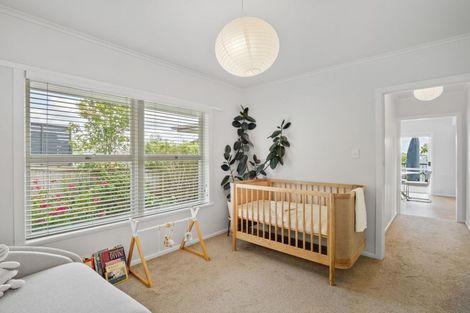 Photo of property in 3/619 Beach Road, Rothesay Bay, Auckland, 0630