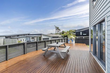 Photo of property in 12 Grumman Lane, Newlands, Wellington, 6037