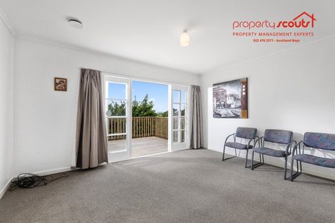 Photo of property in 537 Glenfield Road, Glenfield, Auckland, 0629