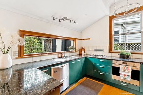 Photo of property in 12 Finlay Terrace, Mount Cook, Wellington, 6021