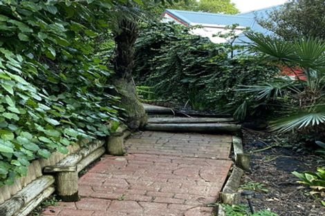 Photo of property in 1/20 Colonial Road, Birkenhead, Auckland, 0626