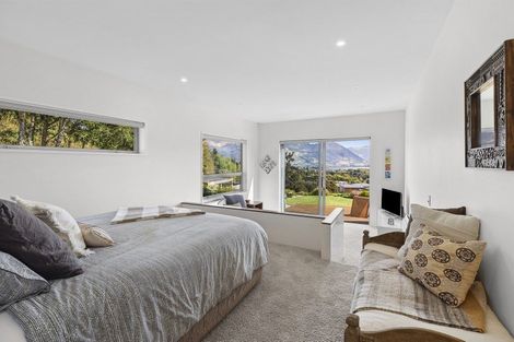 Photo of property in 13 Highfield Ridge, Wanaka, 9305