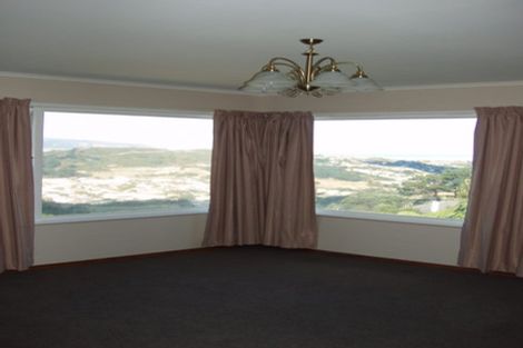 Photo of property in 73 Mills Road, Brooklyn, Wellington, 6021