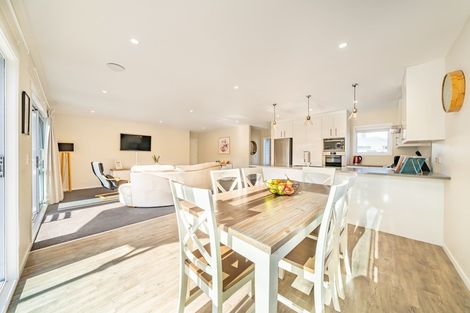 Photo of property in 6 Poulson Grove, Trentham, Upper Hutt, 5018