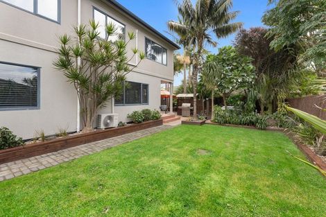 Photo of property in 26 Gunner Drive, Te Atatu Peninsula, Auckland, 0610