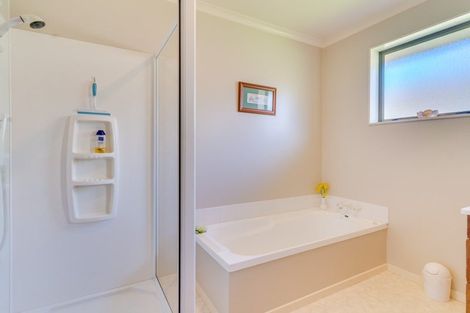 Photo of property in 19 Duxford Crescent, Fairfield, Dunedin, 9018