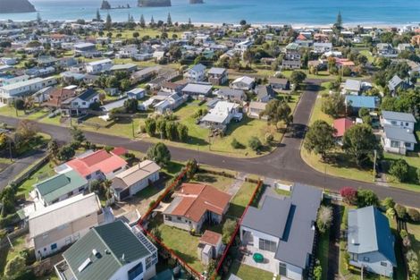 Photo of property in 215 Hauturu Street, Whangamata, 3620