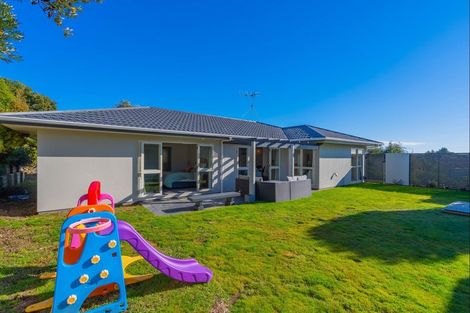Photo of property in 137 Realm Drive, Paraparaumu, 5032