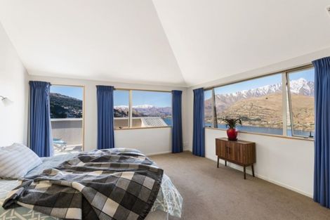 Photo of property in 70 Hensman Road, Queenstown, 9300
