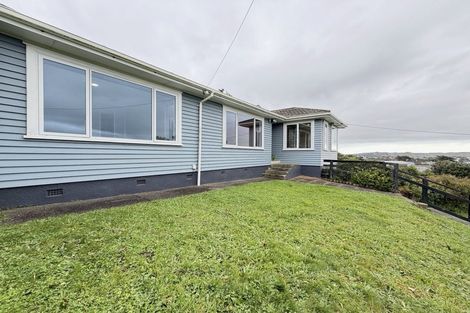 Photo of property in 98 Glanmire Road, Newlands, Wellington, 6037