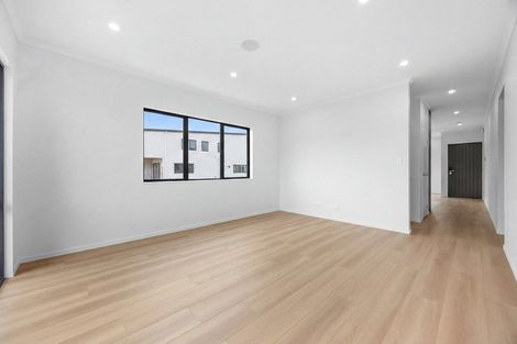 Photo of property in 115 Otuwairoa Esplanade, Opaheke, 2113