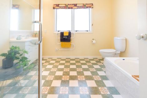 Photo of property in 68 Ocean Road, Paraparaumu Beach, Paraparaumu, 5032