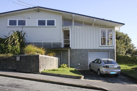 Photo of property in 2 Paparangi Crescent, Paparangi, Wellington, 6037