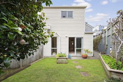 Photo of property in 52 Fortunatus Street, Brooklyn, Wellington, 6021