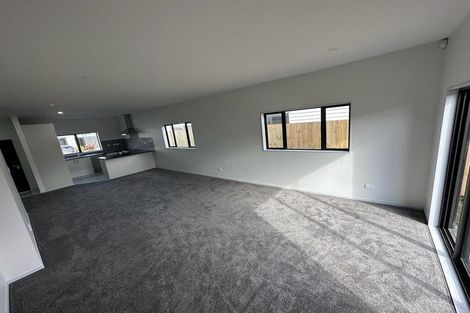 Photo of property in 4 Nagra Lane, Papakura, 2110