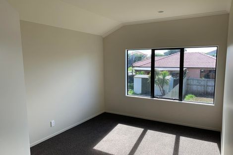 Photo of property in 16 Secoia Crescent, Mangere, Auckland, 2022