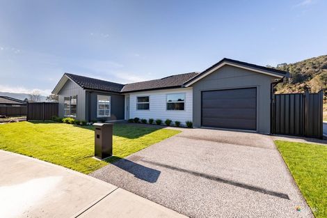 Photo of property in 24 Fenwick Crescent, Hillcrest, Hamilton, 3216