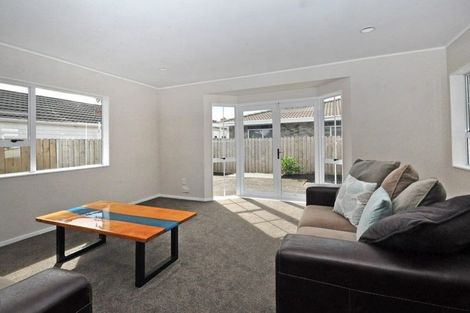 Photo of property in 2/45 Great South Road, Papakura, 2110