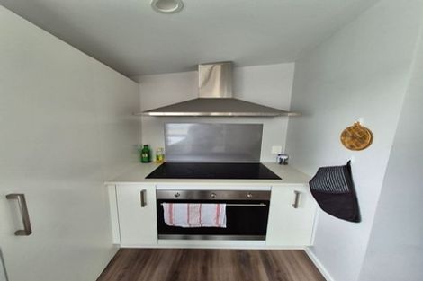 Photo of property in 3a Hillview Crescent, Paparangi, Wellington, 6037