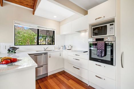 Photo of property in 1/8 Rifleman Rise, Unsworth Heights, Auckland, 0632