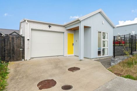 Photo of property in 13 Morus Road, Massey, Auckland, 0614