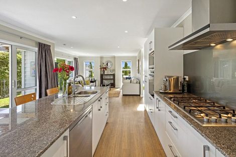 Photo of property in 15c Verran Road, Birkenhead, Auckland, 0626