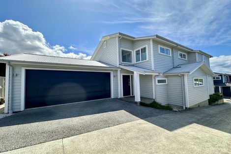 Photo of property in 26b Stottholm Road, Titirangi, Auckland, 0604