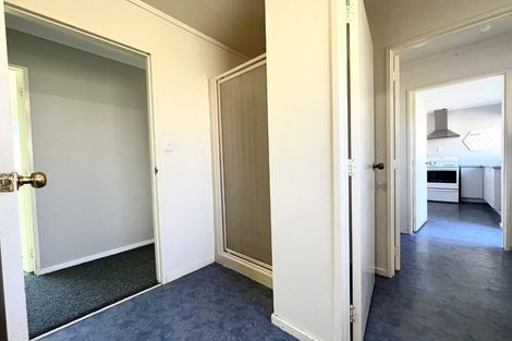 Photo of property in 65 Trias Road, Totara Vale, Auckland, 0629