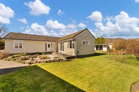 Photo of property in 25 Derrett Place, Saint Martins, Christchurch, 8022