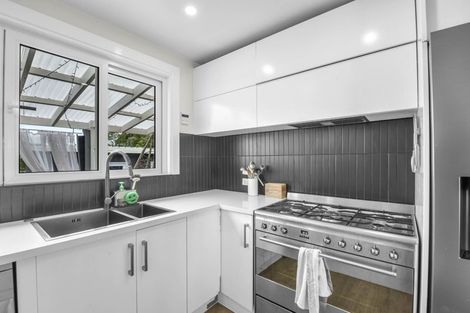 Photo of property in 127 Vipond Road, Stanmore Bay, Whangaparaoa, 0932