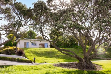 Photo of property in 16 Dalton Road, Snells Beach, 0920