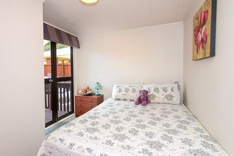 Photo of property in 10 Len Brown Place, Pukekohe, 2120