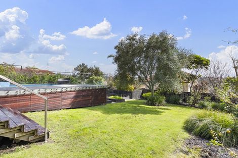 Photo of property in 12 Hyde Road, Rothesay Bay, Auckland, 0630