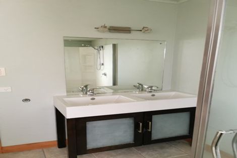 Photo of property in 14 Lyttelton Avenue, Forrest Hill, Auckland, 0620