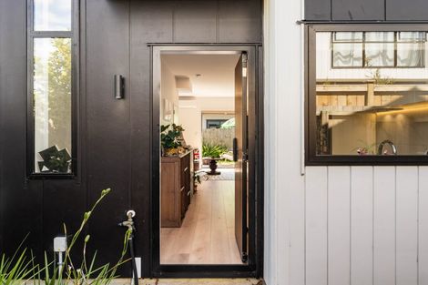 Photo of property in 8/28 Smythe Road, Henderson, Auckland, 0612