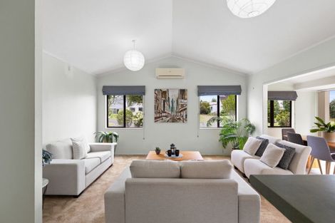 Photo of property in 19 Kingfisher Way, Te Kowhai, Hamilton, 3288