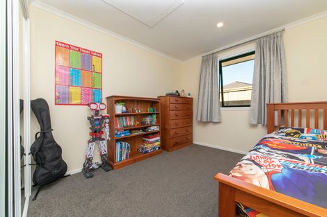 Photo of property in 8 Remana Crescent, Huapai, Kumeu, 0810