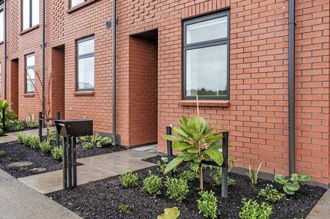 Photo of property in 27 Raukohekohe Road, Wiri, 2104