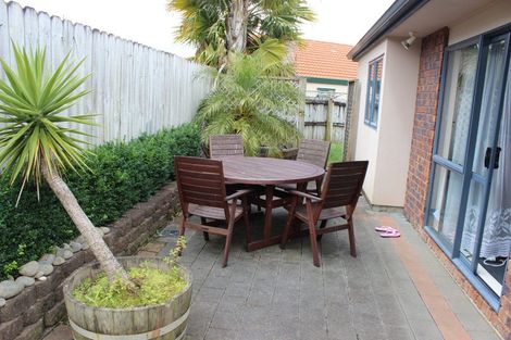 Photo of property in 12 Senator Drive, Manurewa, Auckland, 2105