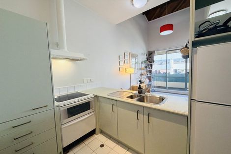 Photo of property in Metro Apartments, 7/220 Thorndon Quay, Pipitea, Wellington, 6011