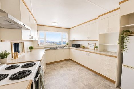 Photo of property in 32 Highbury Road, Highbury, Wellington, 6012